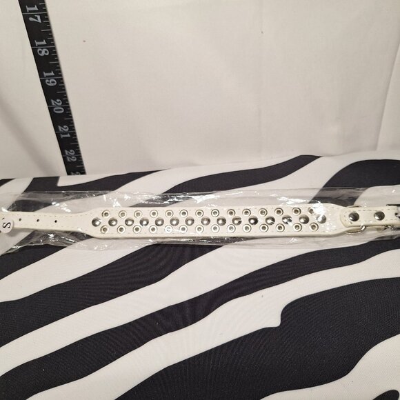 NWT Spiked Dog Collar white Size: S (10.2"-12.6" / 26cm-32cm) - Picture 5 of 5